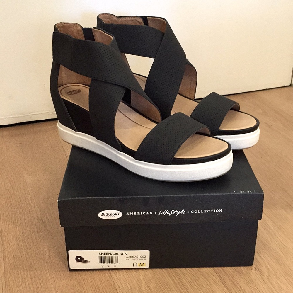 Dr Scholl’s Sheena Black Sandal in size 11